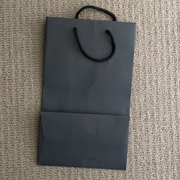 Authentic Gucci Shopping Bag - Picture 2 of 2